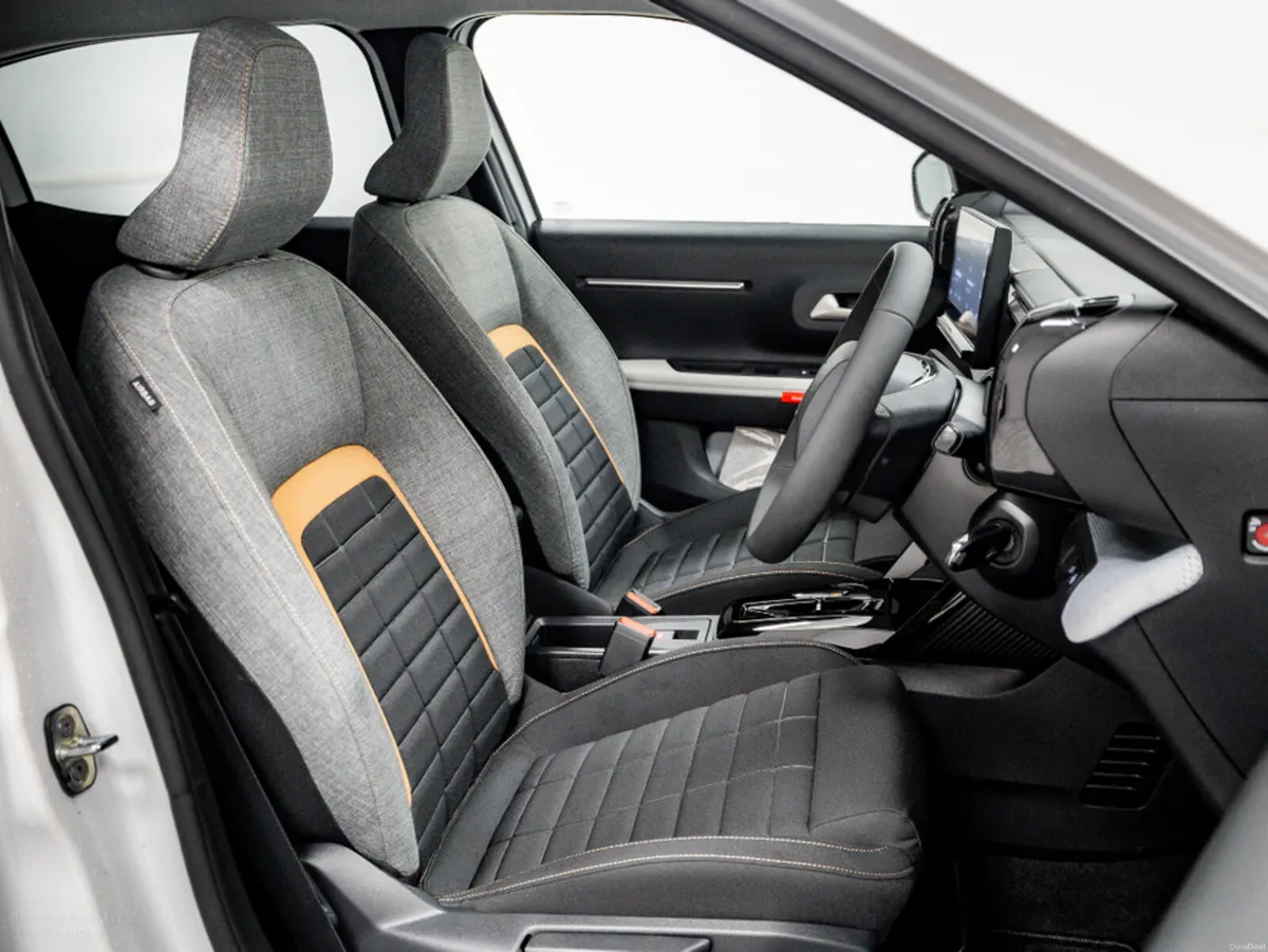 Citroen C3 Aircross *7 Seater* Plus Hybrid Auto 14 - Image 3