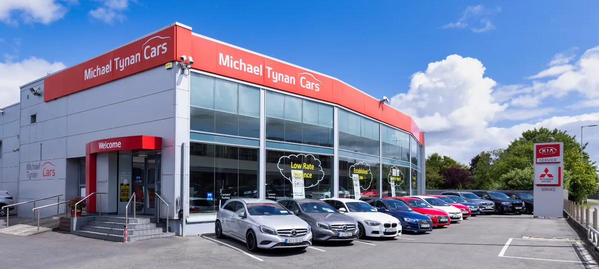 2023 VW Golf GTE PHEV, 19” Alloys, CarPlay, Camera - Image 2