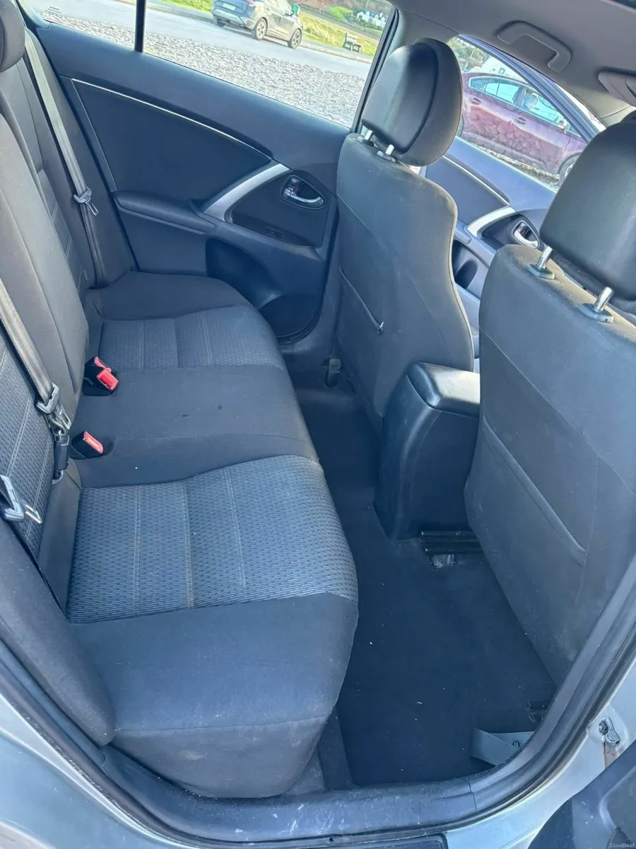 Toyota Avensis 2013 - Image 3