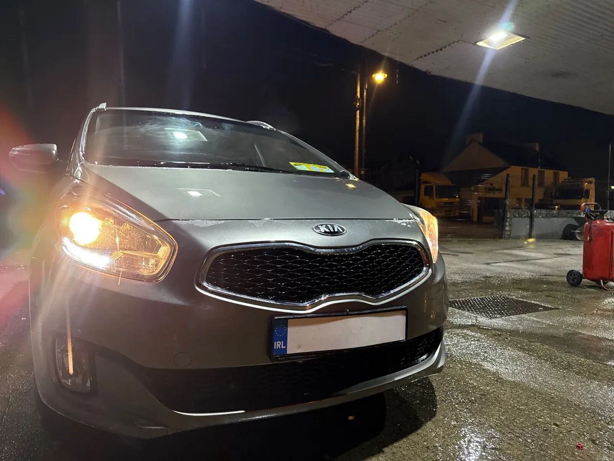 KIA CARENS 7 SEATER NCT /TAX 8/26 - Image 2