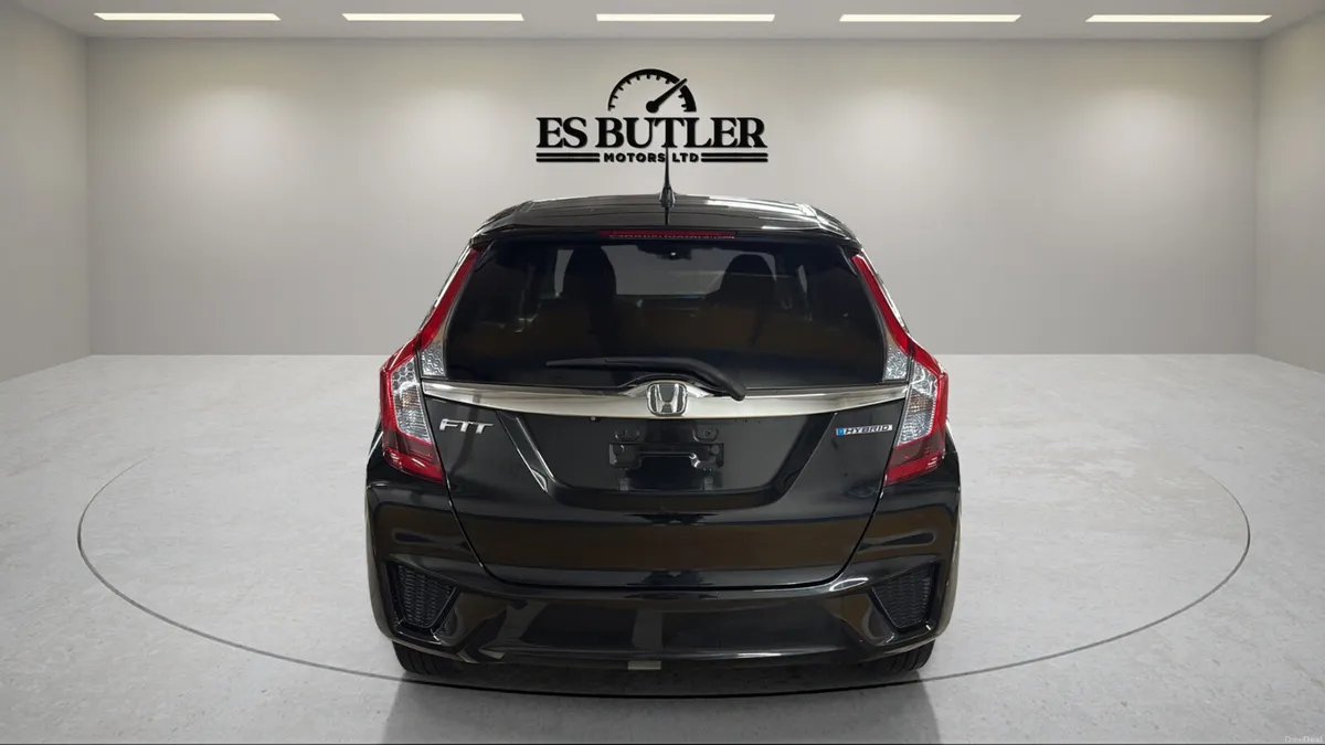 2017 Honda Fit 1.5L PETROL HYBRID 1YR WARRANTY - Image 4