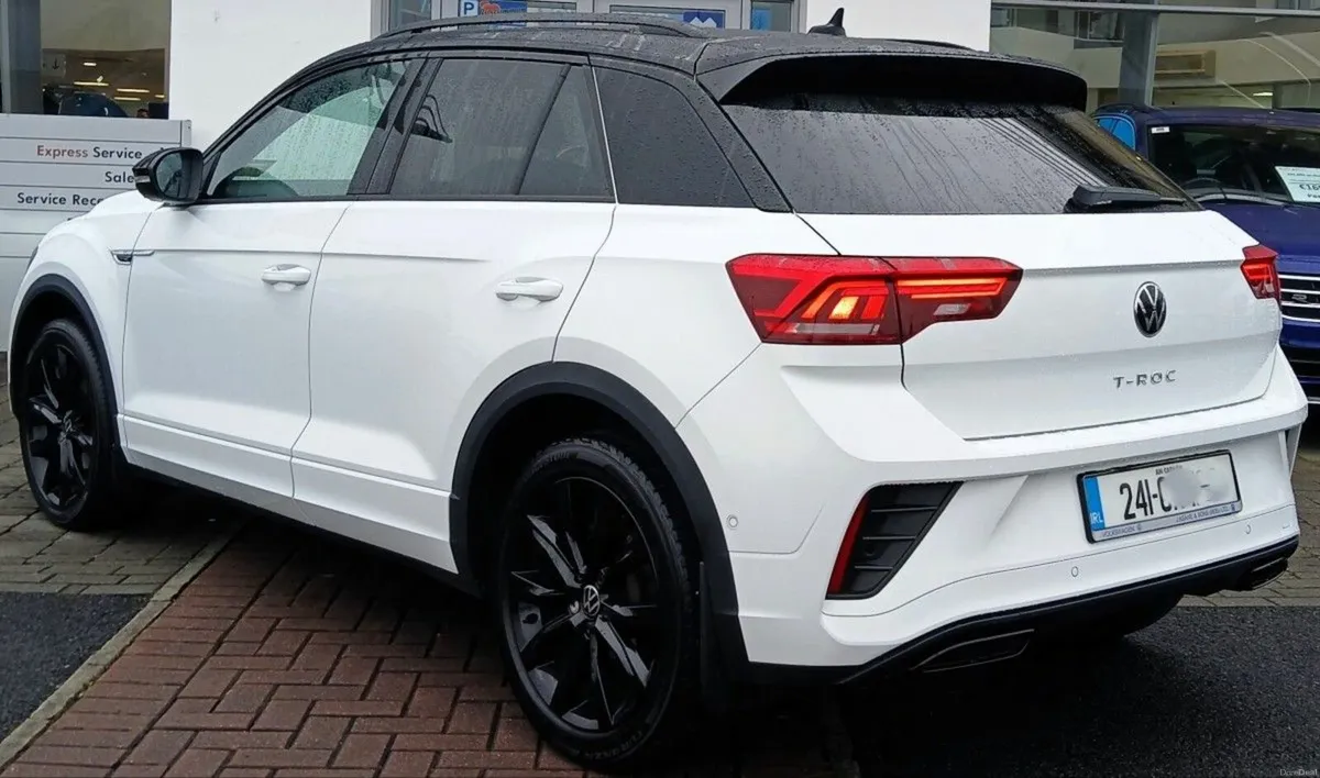 Volkswagen T-Roc R-Line 2.0 TDI 116HP **BLACK STYL - Image 2