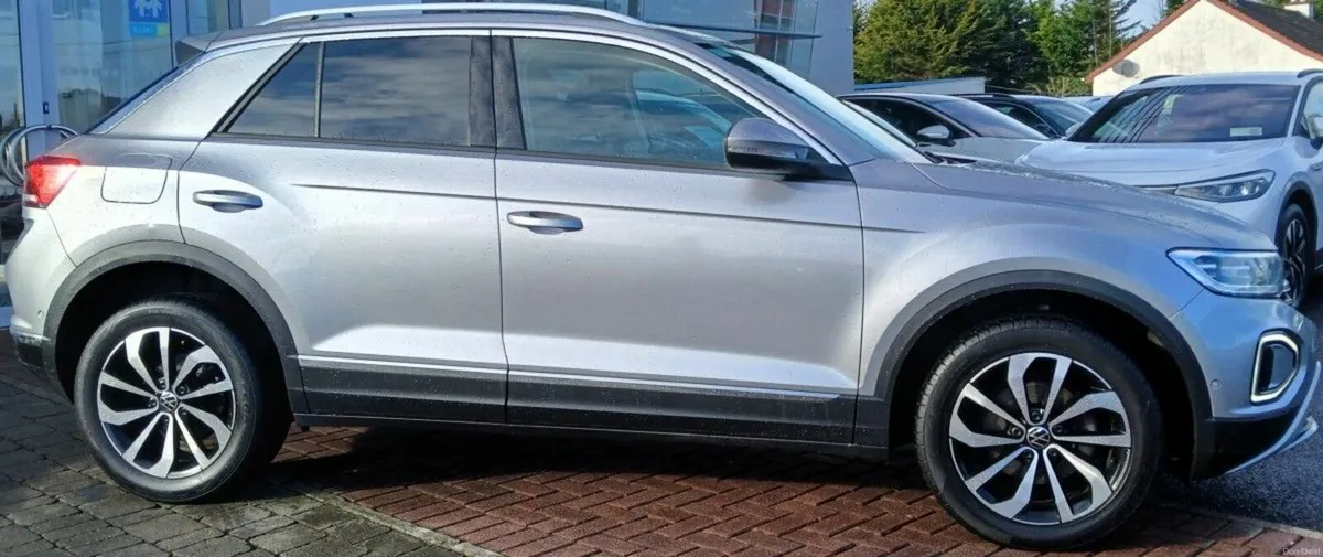 Volkswagen T-Roc Style 2.0 TDI 116HP **REAR VIEW C - Image 2