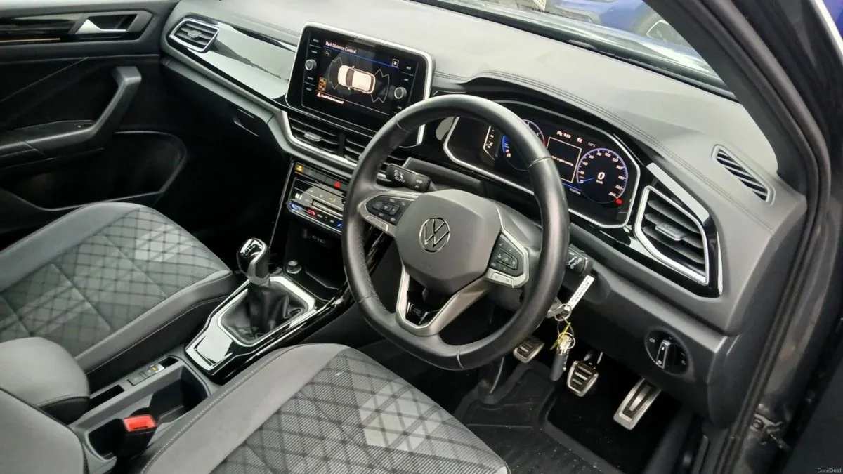Volkswagen T-Roc R-Line 2.0 TDI M6F 116HP **REAR V - Image 4