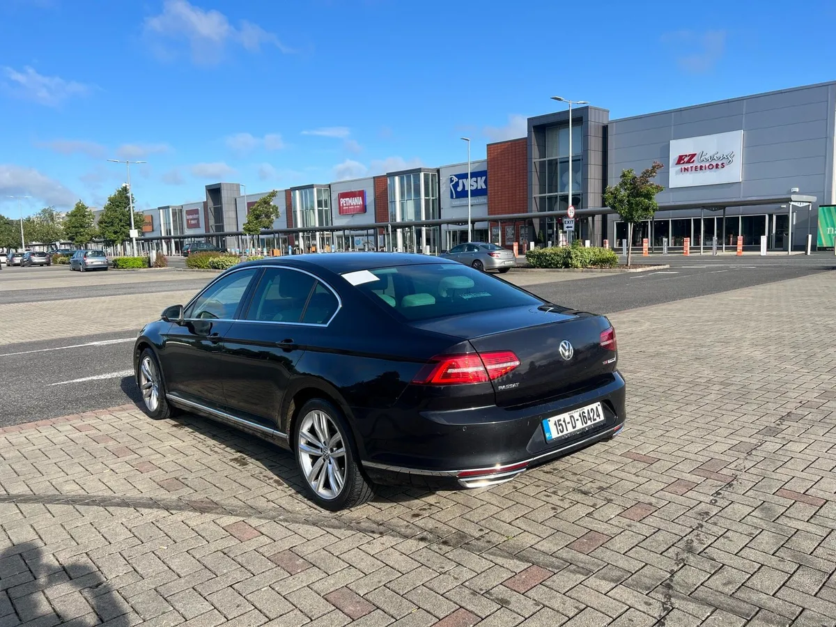 VW Passat 1.6 TDI Highline-Black-Cream Interior - Image 3