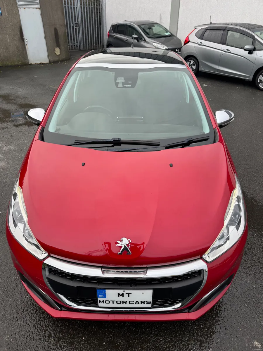 Peugeot 208 Automatic 1.2 Petrol - Image 4