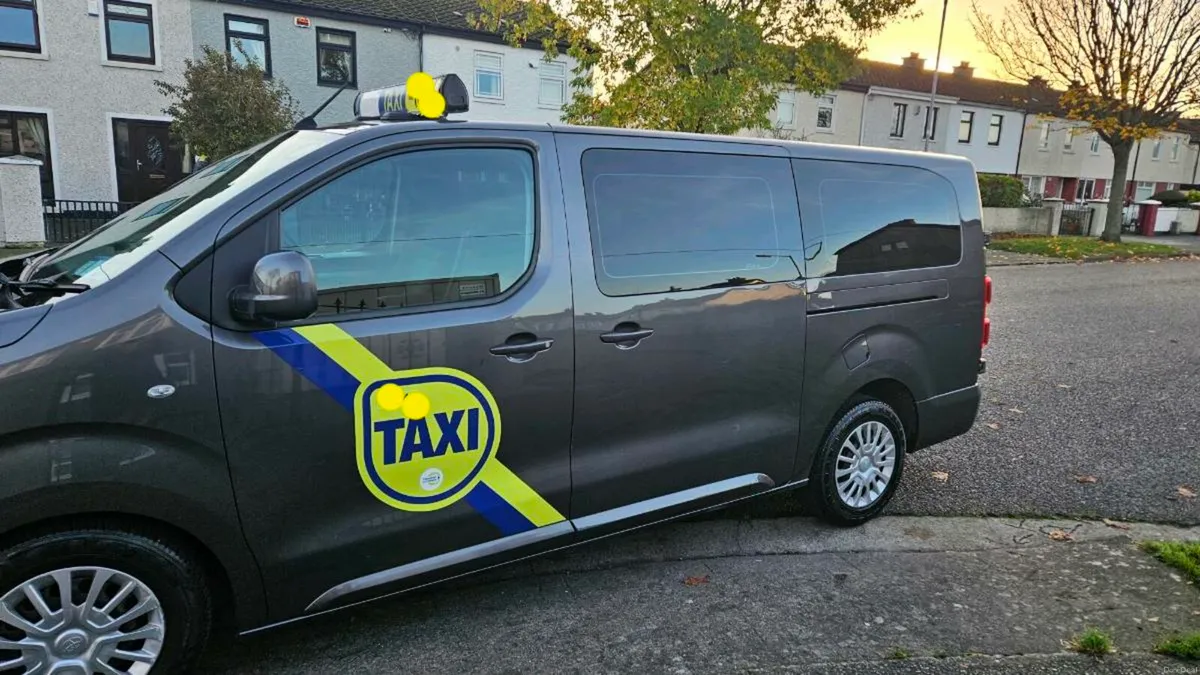 People carrier - Image 3