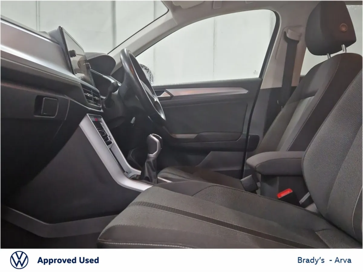 Volkswagen T-Roc LIFE 2.0 TDI  116BHP M6F - Image 4