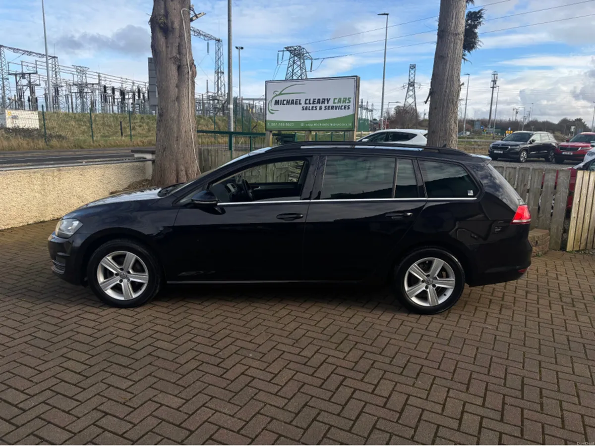 Volkswagen Golf Automatic estate - Image 4