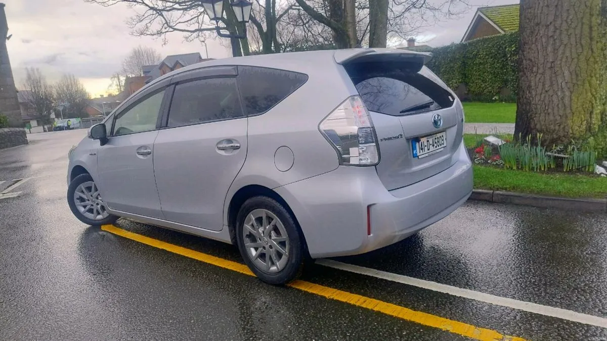 AUTO 7SEATER HYBRID TOYOTAPRIUS~NEWNCT 02/27=€9450 - Image 3