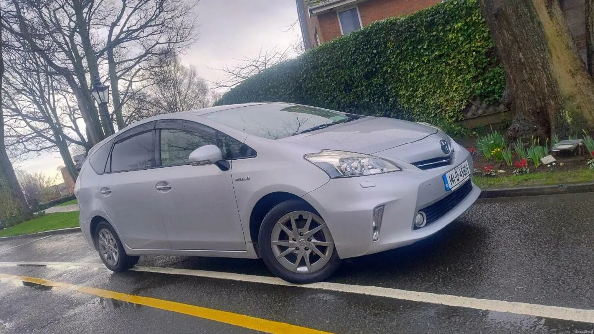 AUTO 7SEATER HYBRID TOYOTAPRIUS~NEWNCT 02/27=€9450 - Image 2