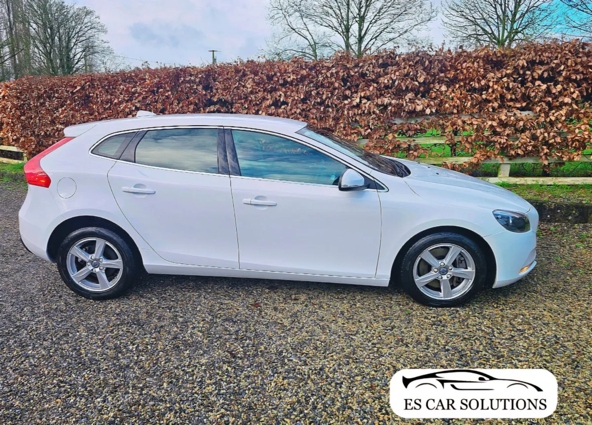 161 Volvo V40 Auto LUX Edt New NCT Only 35K Miles - Image 4