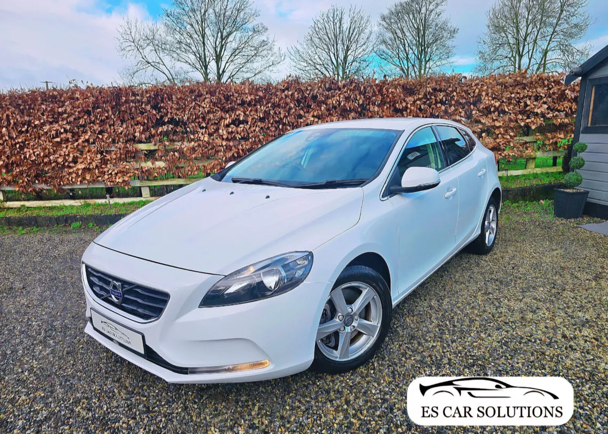161 Volvo V40 Auto LUX Edt New NCT Only 35K Miles - Image 1