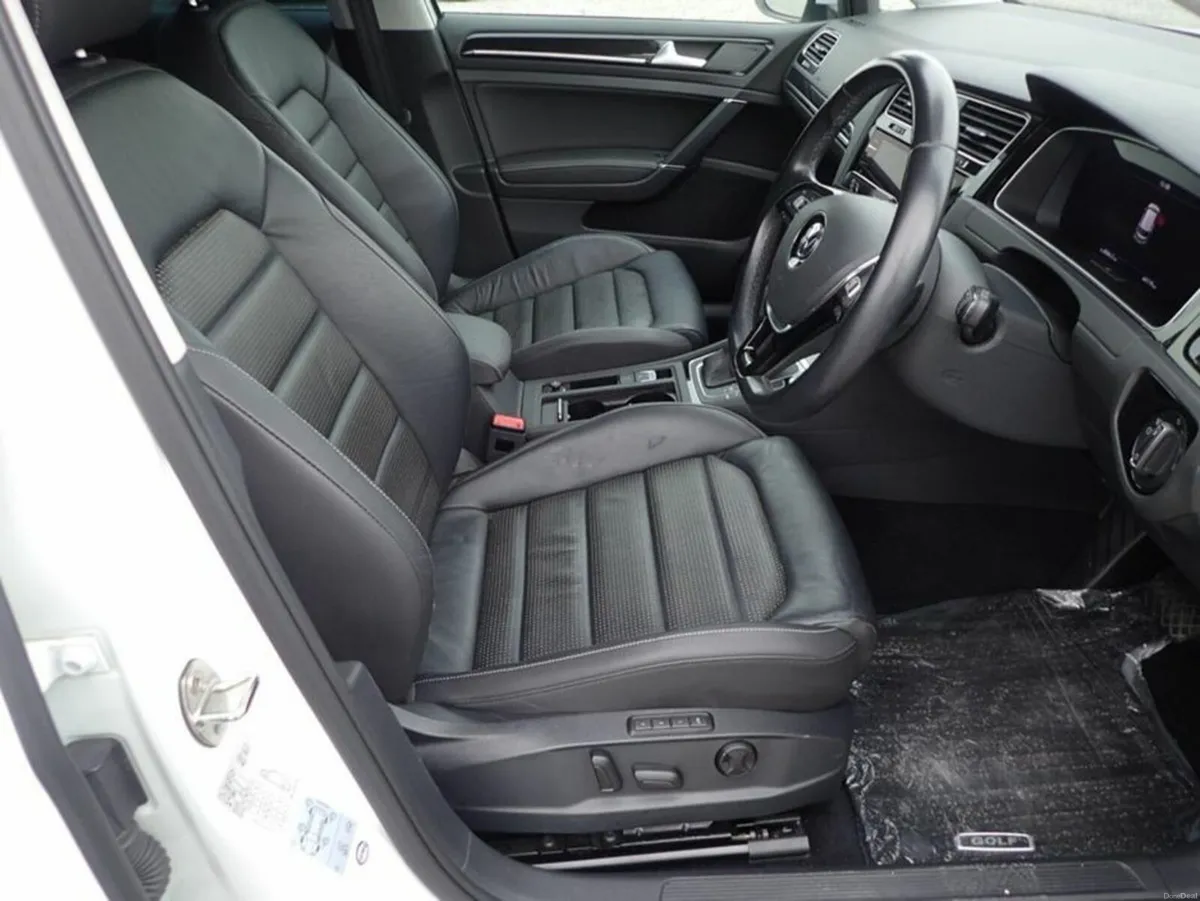Volkswagen Golf 2.0 TDI Highline Meister Leather s - Image 4