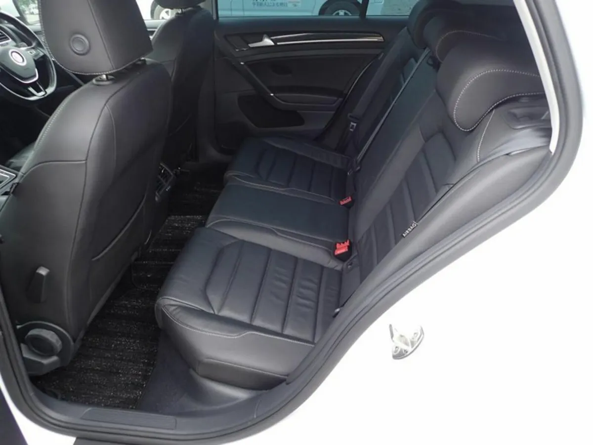 Volkswagen Golf 2.0 TDI Highline Meister Leather s - Image 2