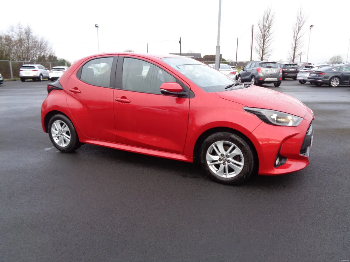 Toyota Yaris 1.0 Luna 4DR - Image 2