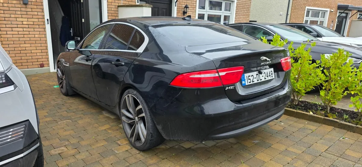 Jaguar XE 2015 - Image 4
