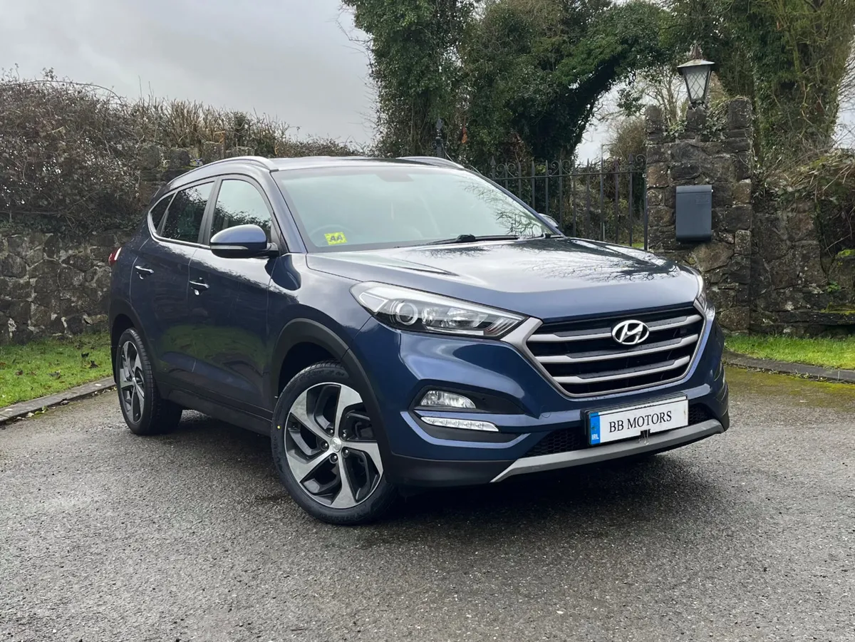 Hyundai Tucson 1.7 D Executive SE - Image 2
