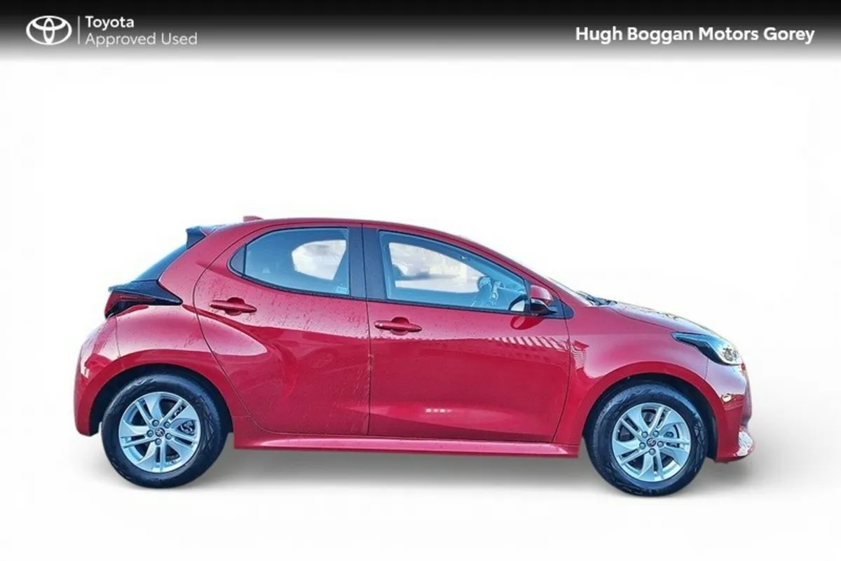 Toyota Yaris 1.5 HYBRID LUNA 4DR AUTO - Image 3