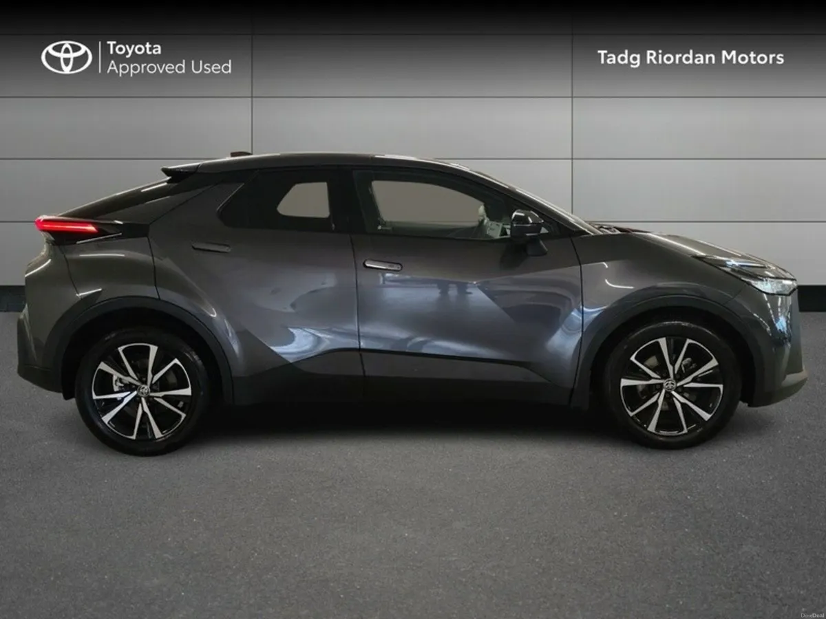 Toyota C-HR HYBRID SPORT - Image 3