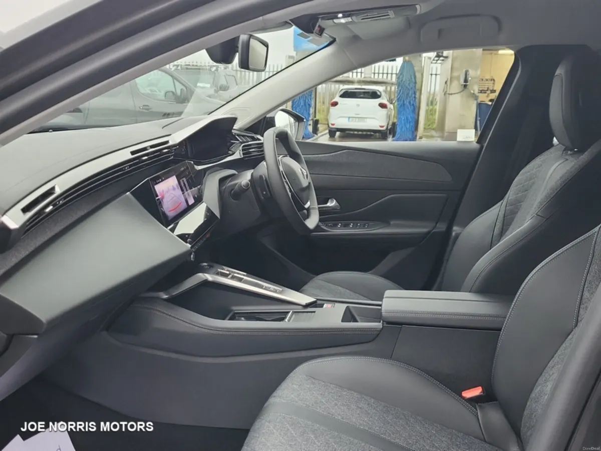 Peugeot 408 ALLURE 1.2 130 AUTOMATIC - Image 4