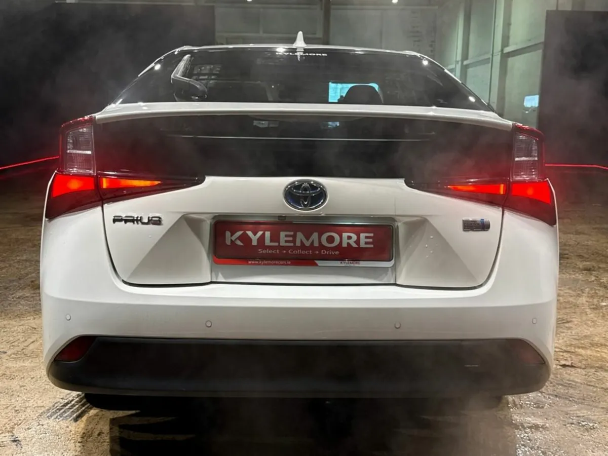 Toyota Prius 1.8 HYBRID - AUTOMATIC - ALLOY WHEELS - Image 4