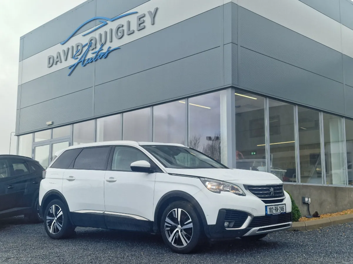 Peugeot 5008 Allure 1.5 Blue HDI 130 6.2 4D - Image 1
