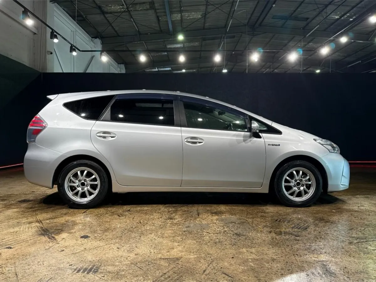 Toyota Prius 1.8 AUTOMATIC - HYBRID - ALLOY WHEELS - Image 3