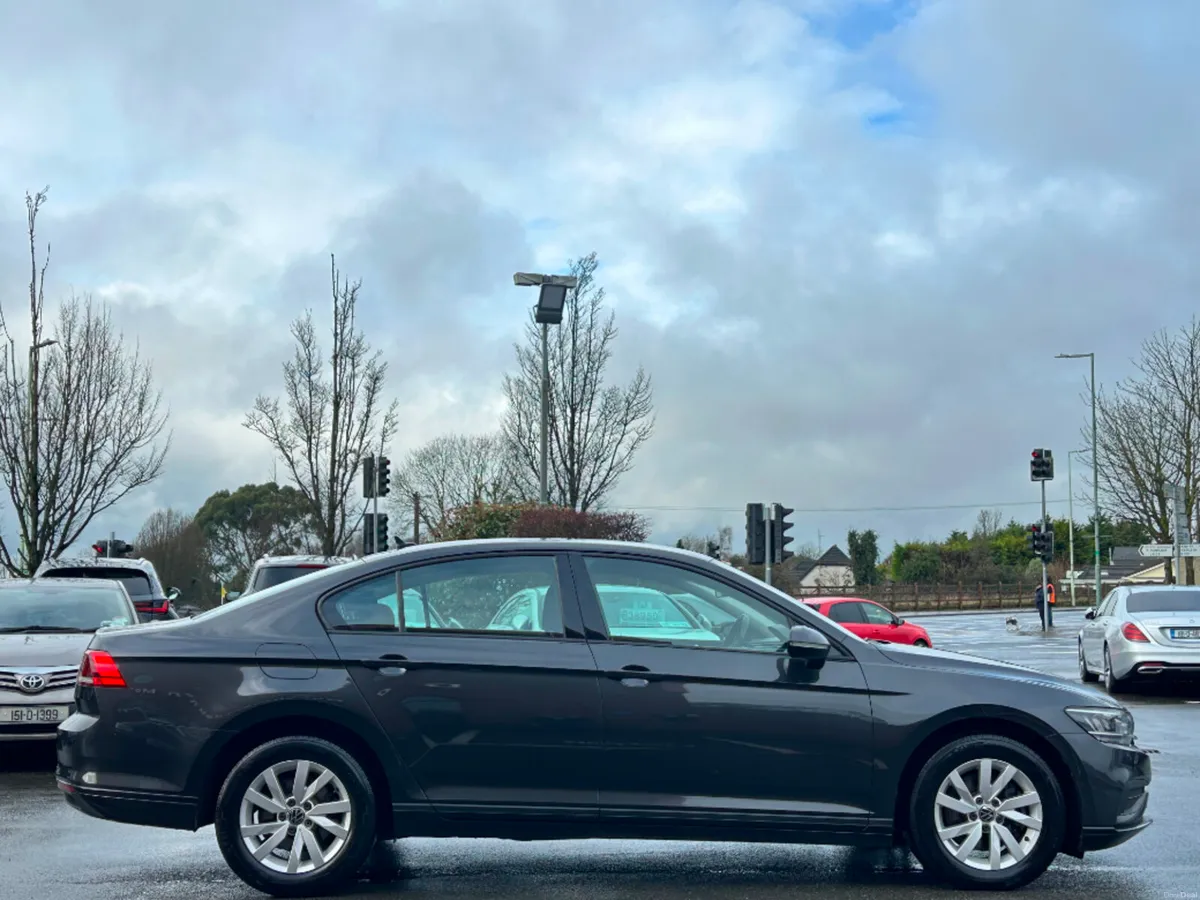 Volkswagen Passat 2.0TDI M6F 150BHP *1 OWNER & FSH - Image 4