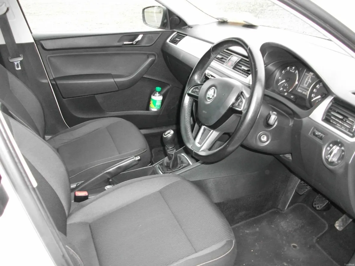 Skoda Rapid 1.2 TSI  EXECUTIVE 2014 - Image 4