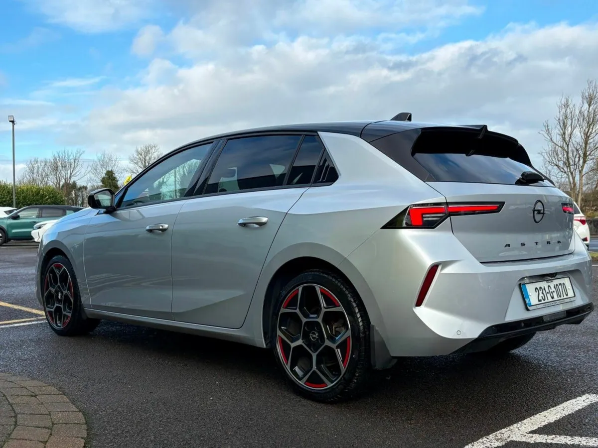 Opel Astra GS 1.2 Turbo 130PS 6 Speed - Image 3