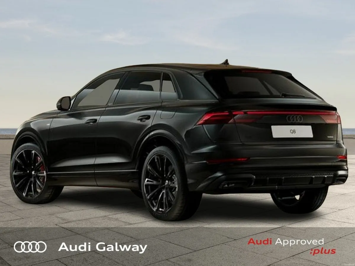 Audi Q8 COMPETITION PACK TFSI E-QUATTRO - Image 3