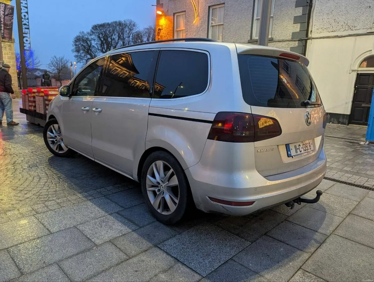 Volkswagen Sharan 2011 - Image 2