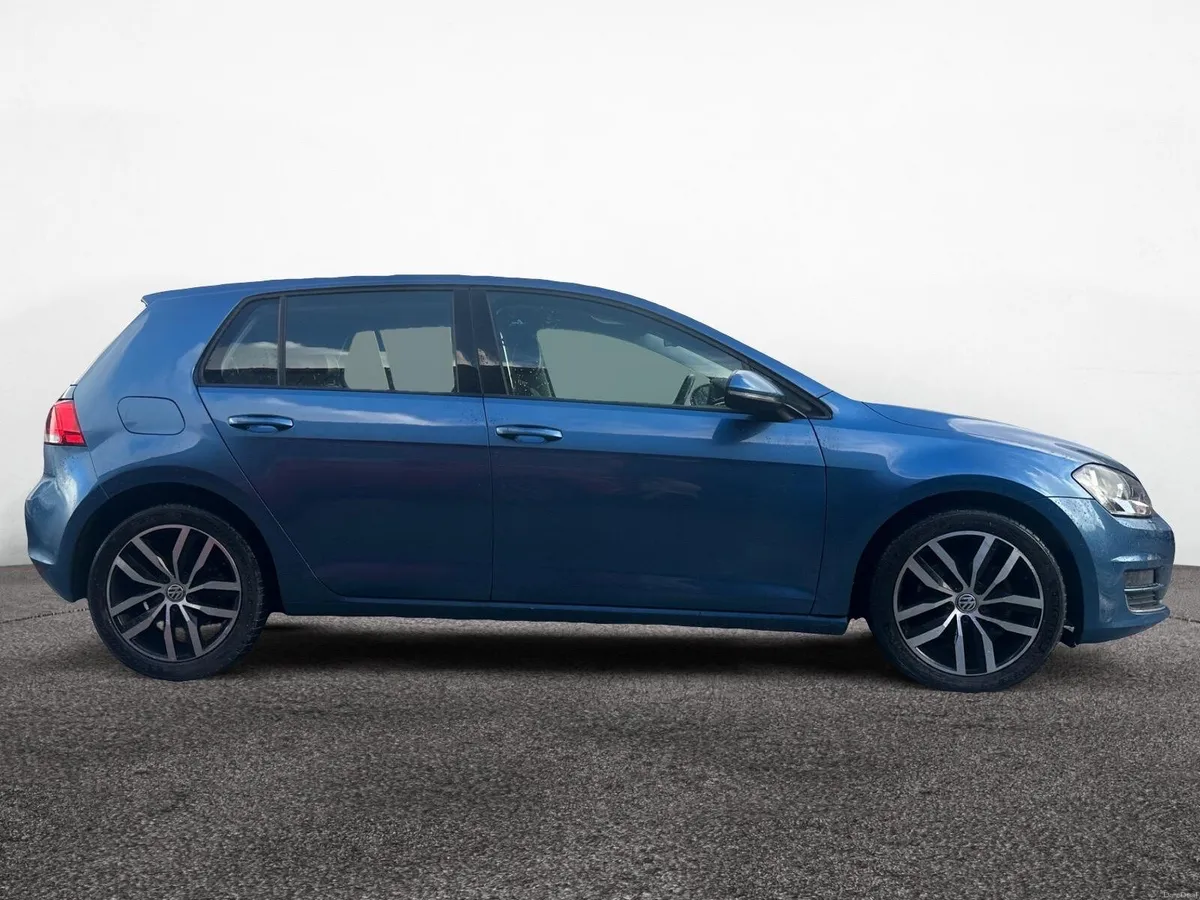 Volkswagen Golf 2015 1.4L - Highline - Image 2