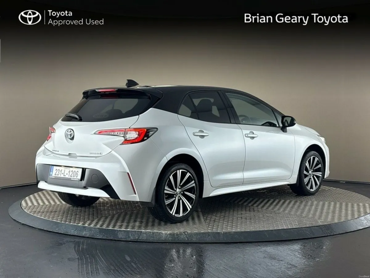 Toyota Corolla HYBRID LUNA SPORT H/B - Image 2