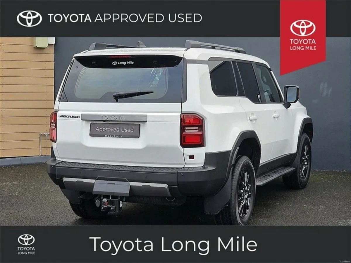 Toyota Land Cruiser 2.8 LWB Auto with VAT Invoice - Image 3