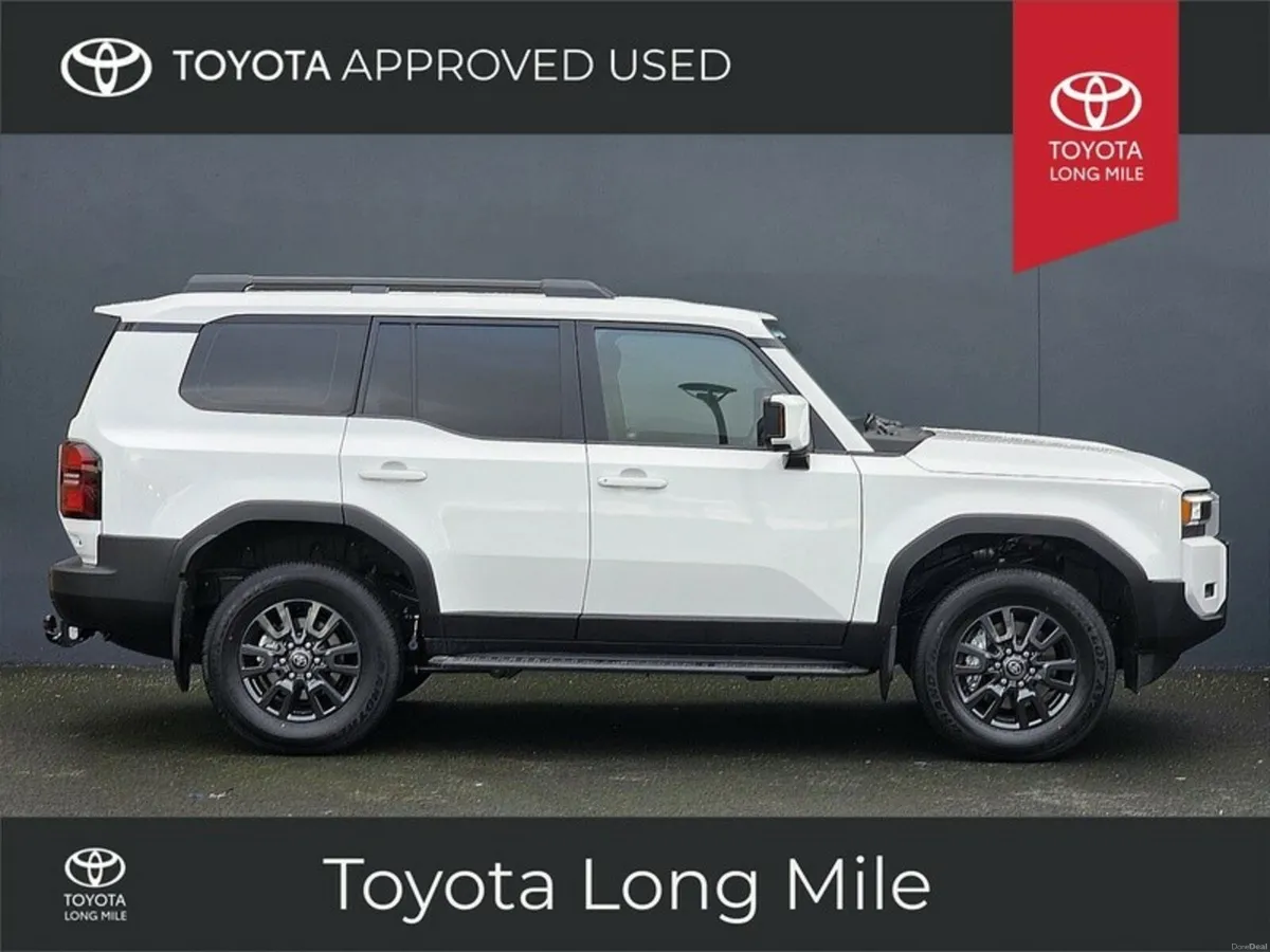 Toyota Land Cruiser 2.8 LWB Auto with VAT Invoice - Image 4