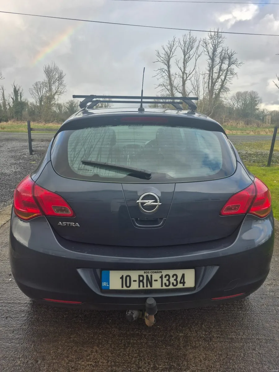 Opel Astra 2010 - Image 4