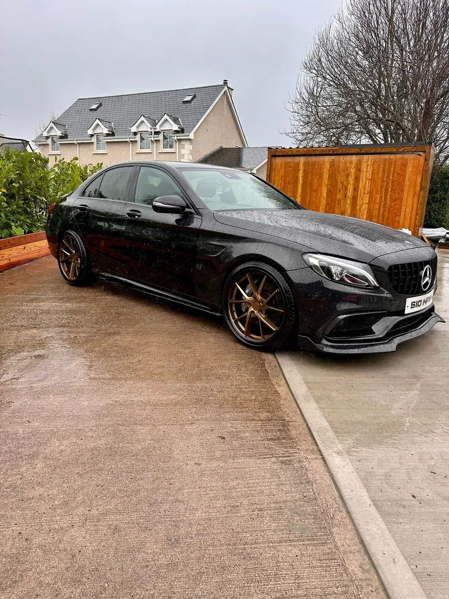 Mercedes c63 - Image 2