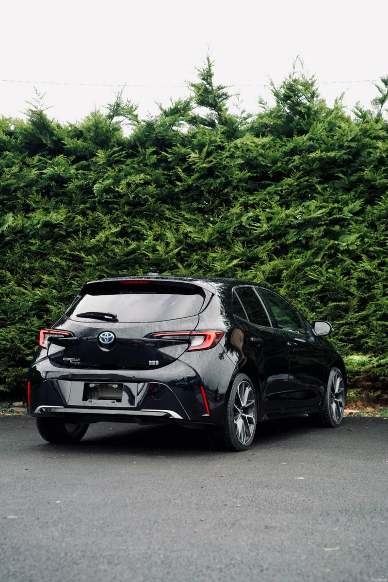 🌟Toyota Corolla 1.8 Hybrid 2023 with Low Mileage - Image 4