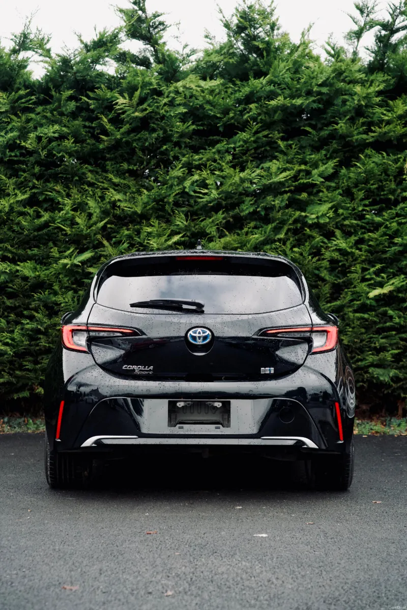 🌟Toyota Corolla 1.8 Hybrid 2023 with Low Mileage - Image 3