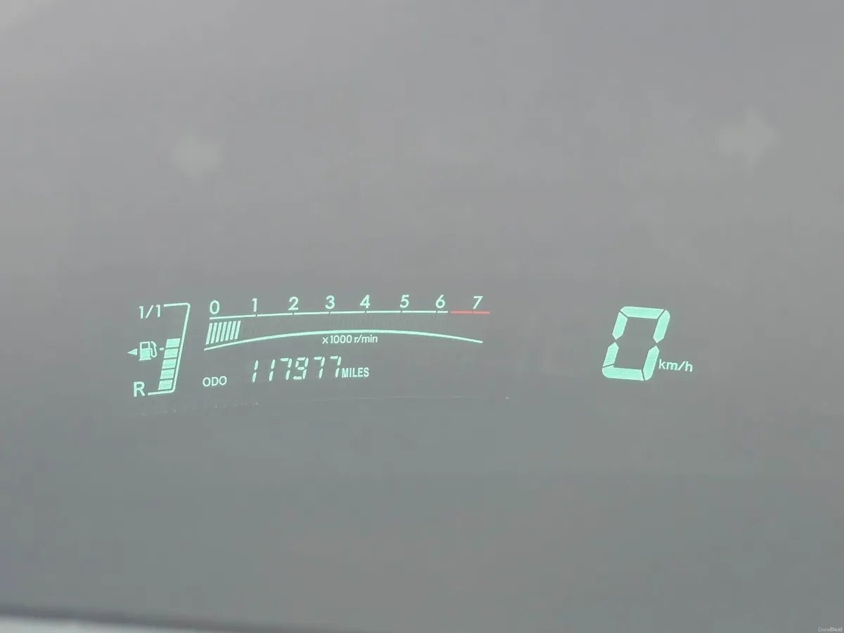 Toyota Yaris 2008 - Image 2