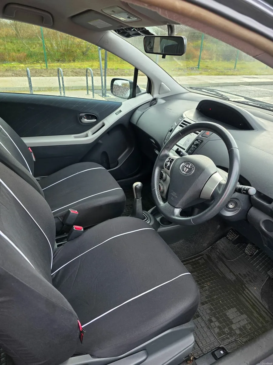 Toyota Yaris 2008 - Image 4