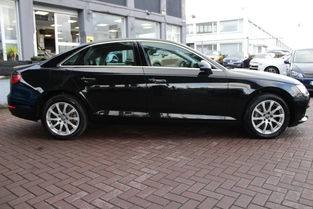 AUDI A4 BLACK 2.0 DIESEL - Image 3