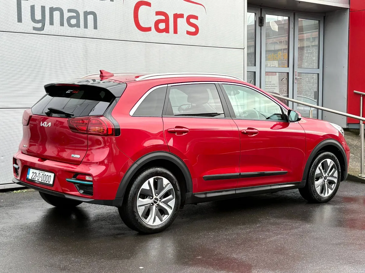 2022 Kia e-Niro 64kwh, Long Range,  CarPlay, 17” - Image 3