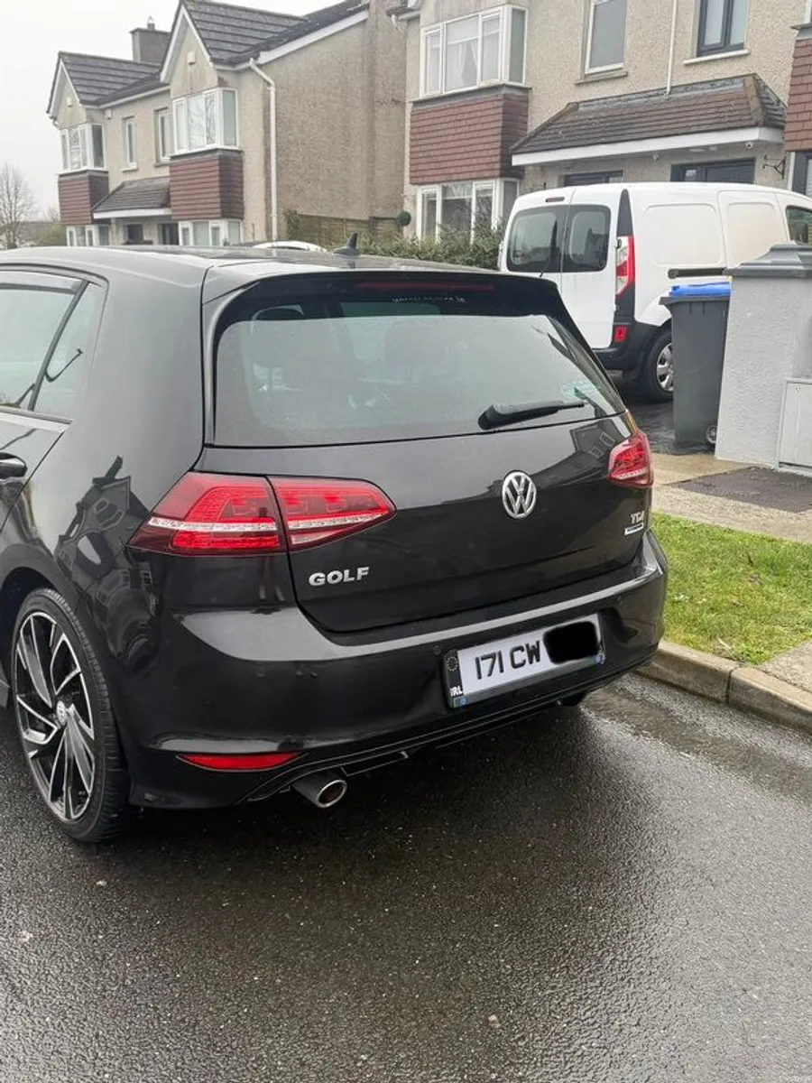 2017 Volkswagen Golf - Image 4
