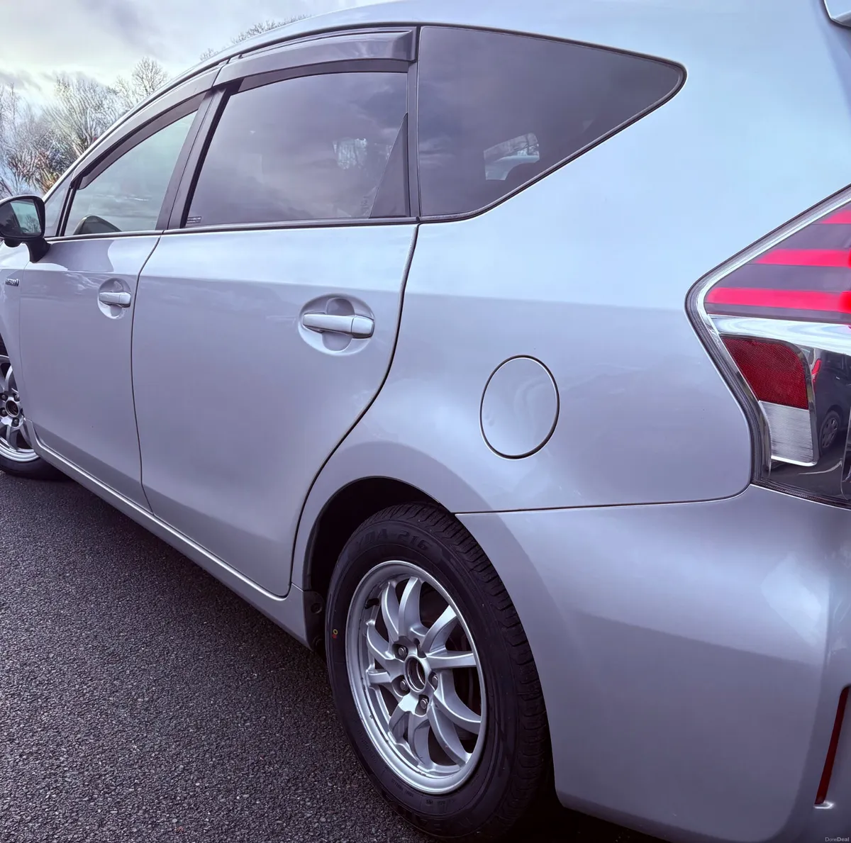 Toyota Prius 2014 - 7 Seater - Image 4