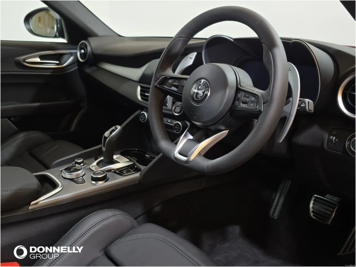 Alfa Romeo Giulia Saloon Veloce - Image 4