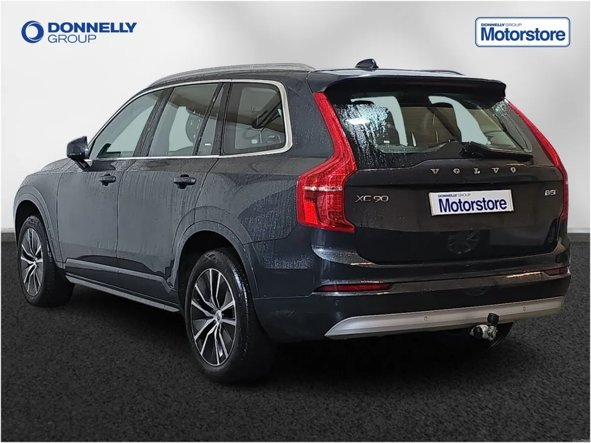 Volvo XC90 Estate Momentum - Image 2