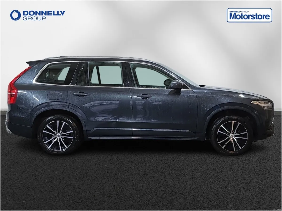 Volvo XC90 Estate Momentum - Image 3